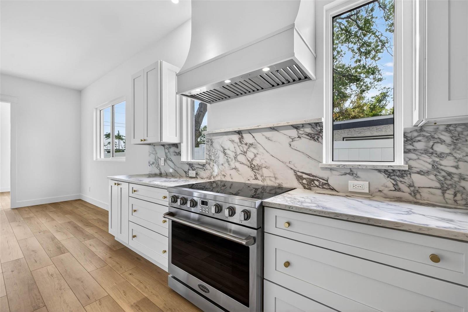 Image 7 of 23 For 4584 17th Avenue N