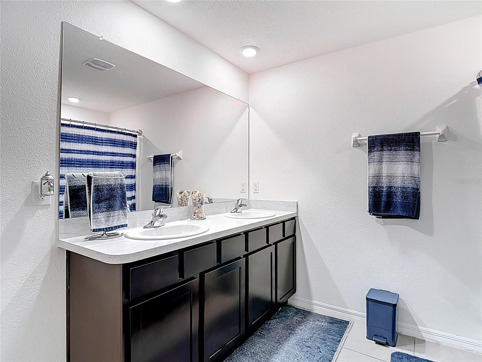 Image 33 of 57 For 5274 Diantha Way