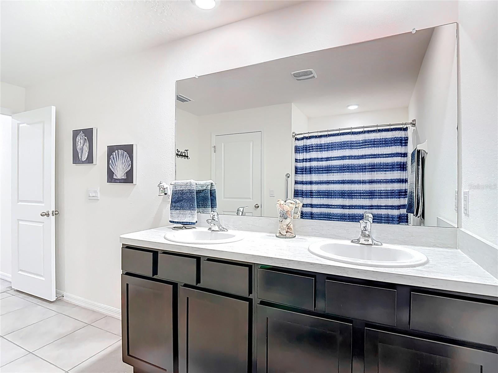 Image 34 of 57 For 5274 Diantha Way