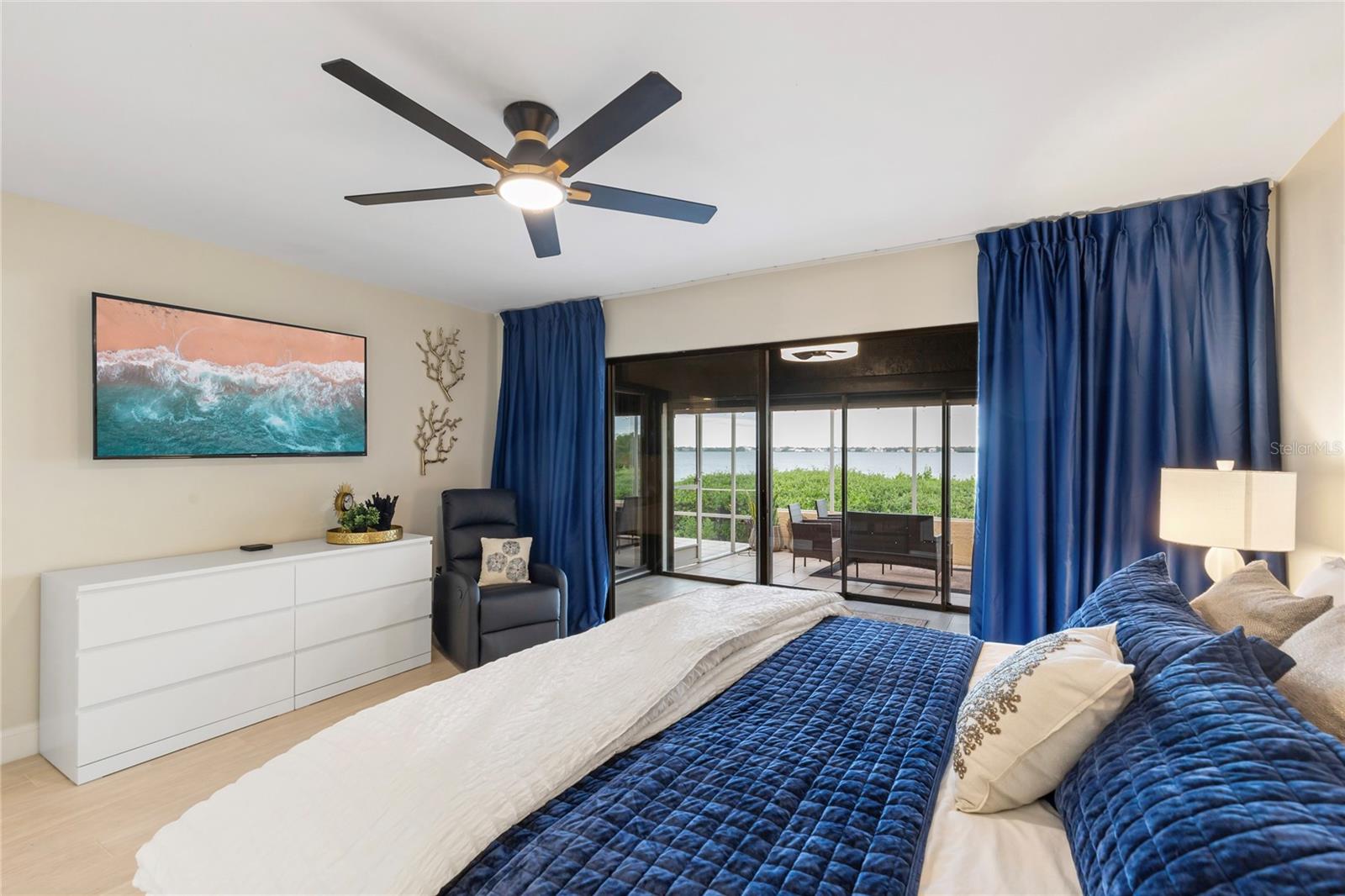 Image 11 of 53 For 3887 Catalina Drive