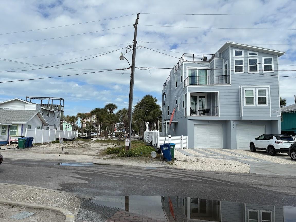 Image 2 of 8 For 104 1st Street N