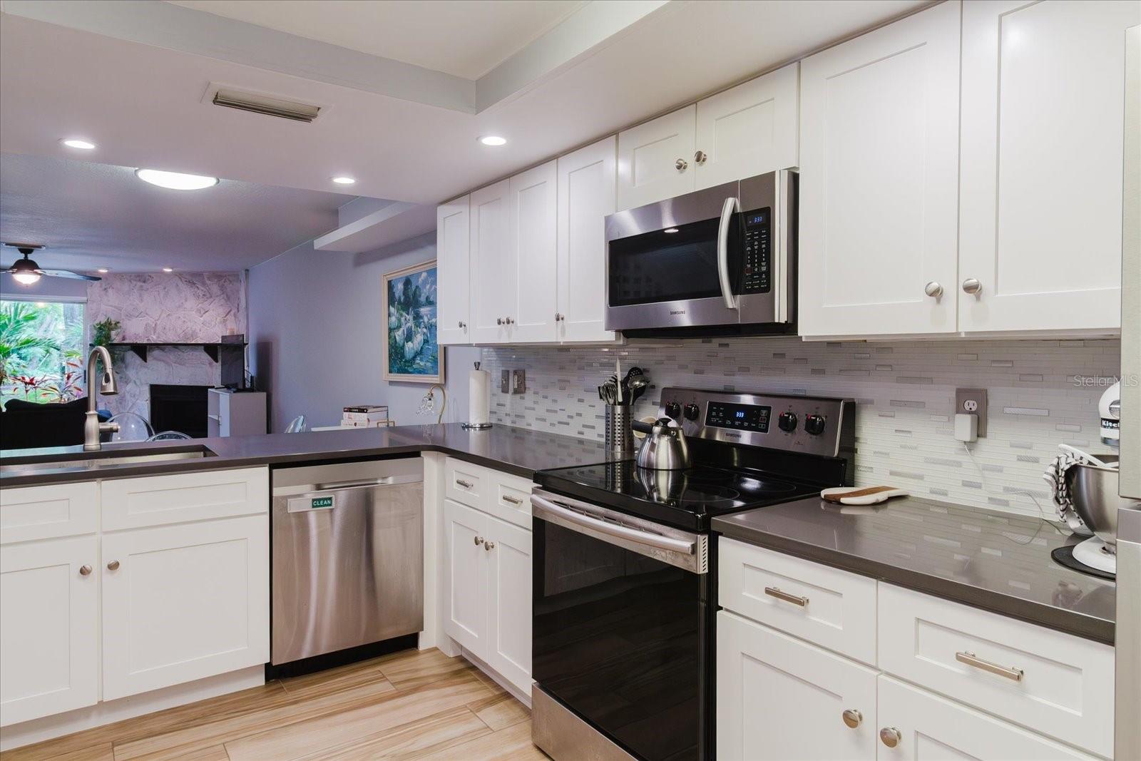 Image 11 of 58 For 208 St Ives Dr