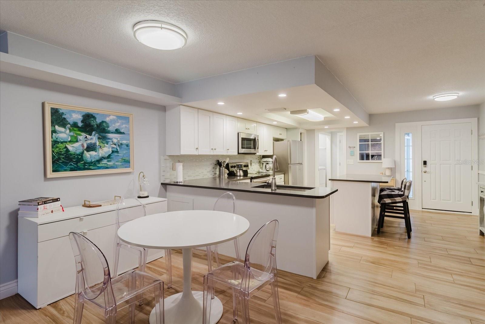 Image 14 of 58 For 208 St Ives Dr