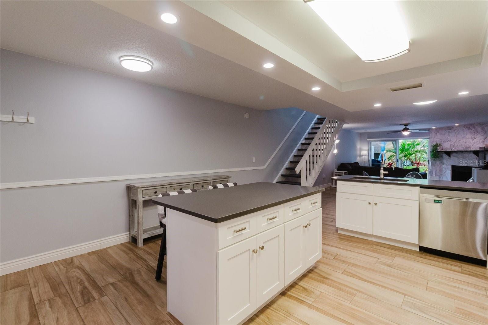 Image 15 of 58 For 208 St Ives Dr