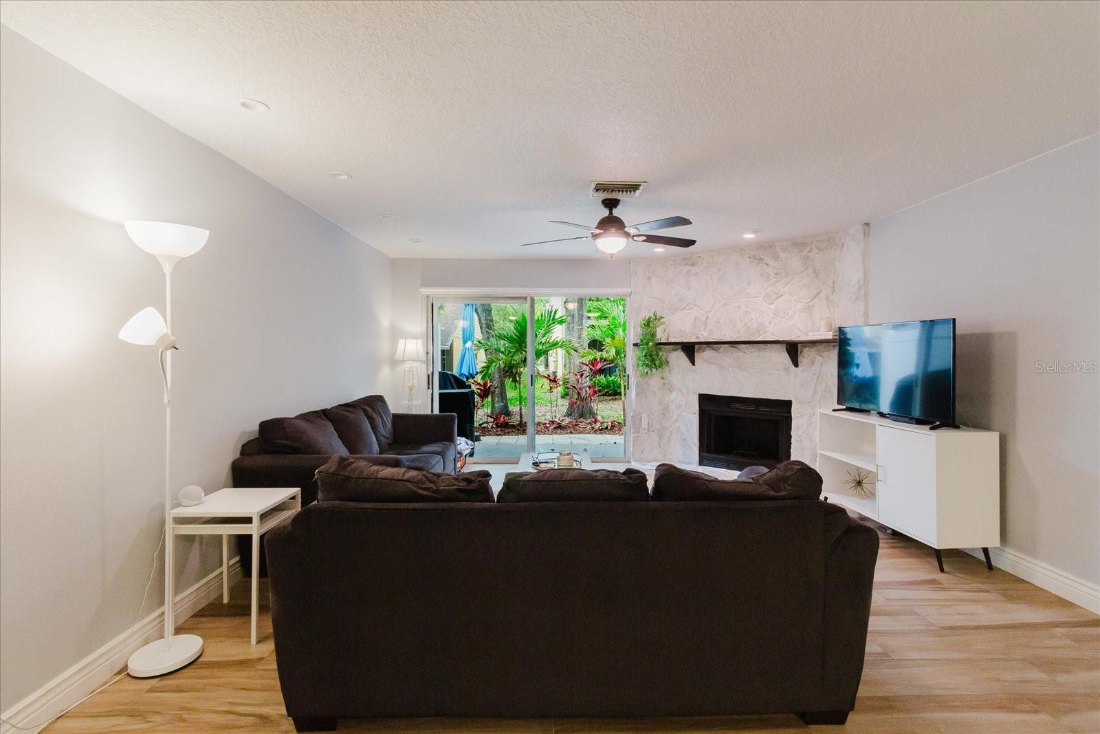 Image 17 of 58 For 208 St Ives Dr