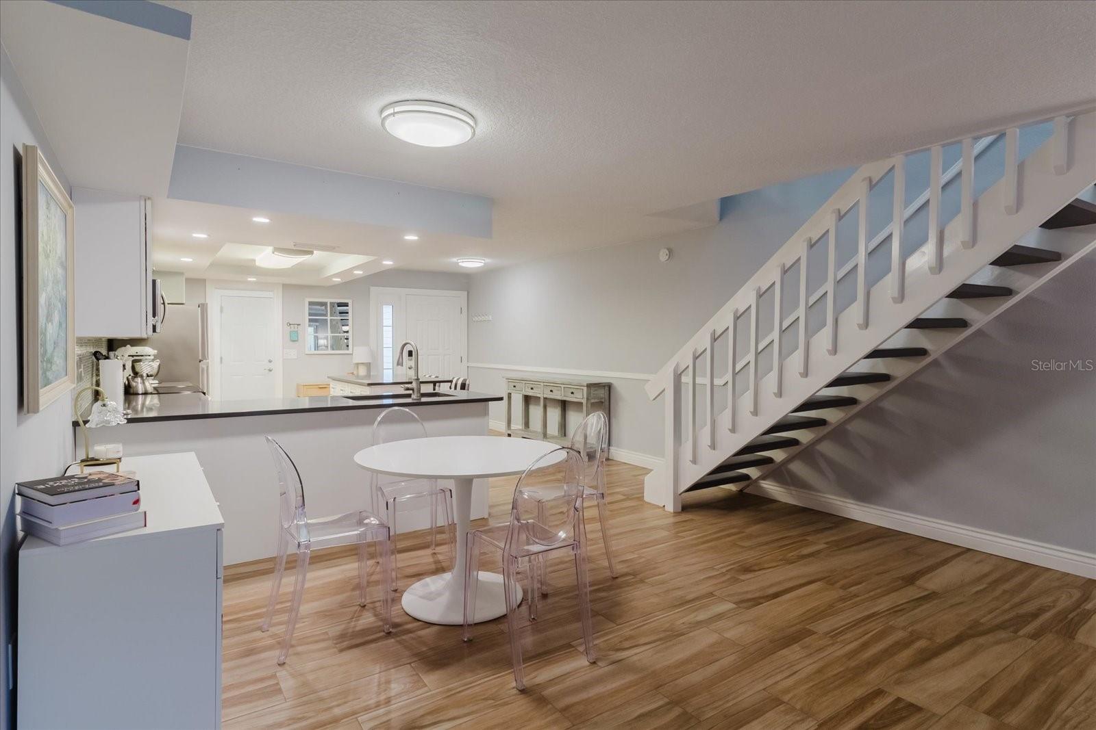 Image 21 of 58 For 208 St Ives Dr