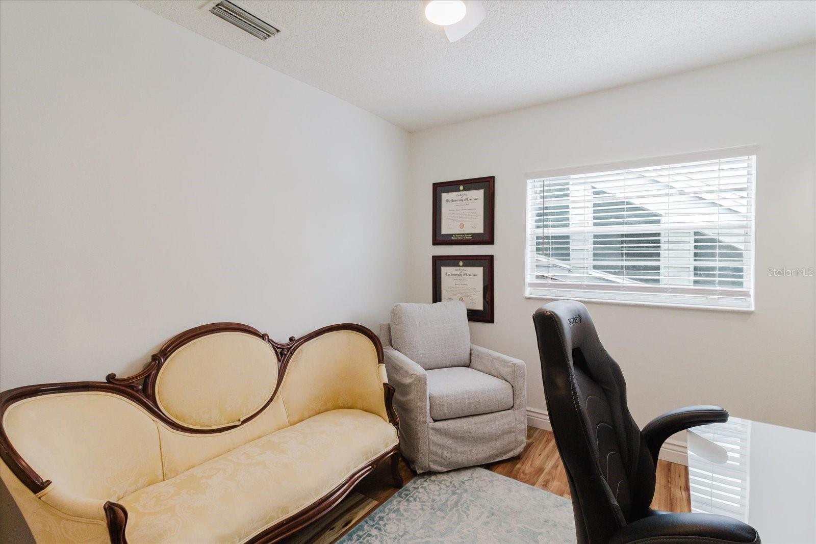 Image 37 of 58 For 208 St Ives Dr