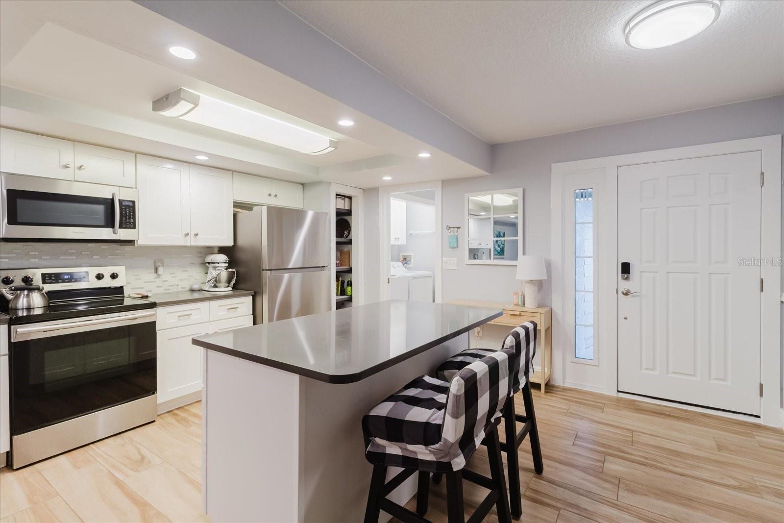 Image 7 of 58 For 208 St Ives Dr