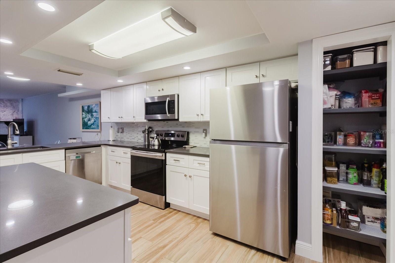 Image 8 of 58 For 208 St Ives Dr