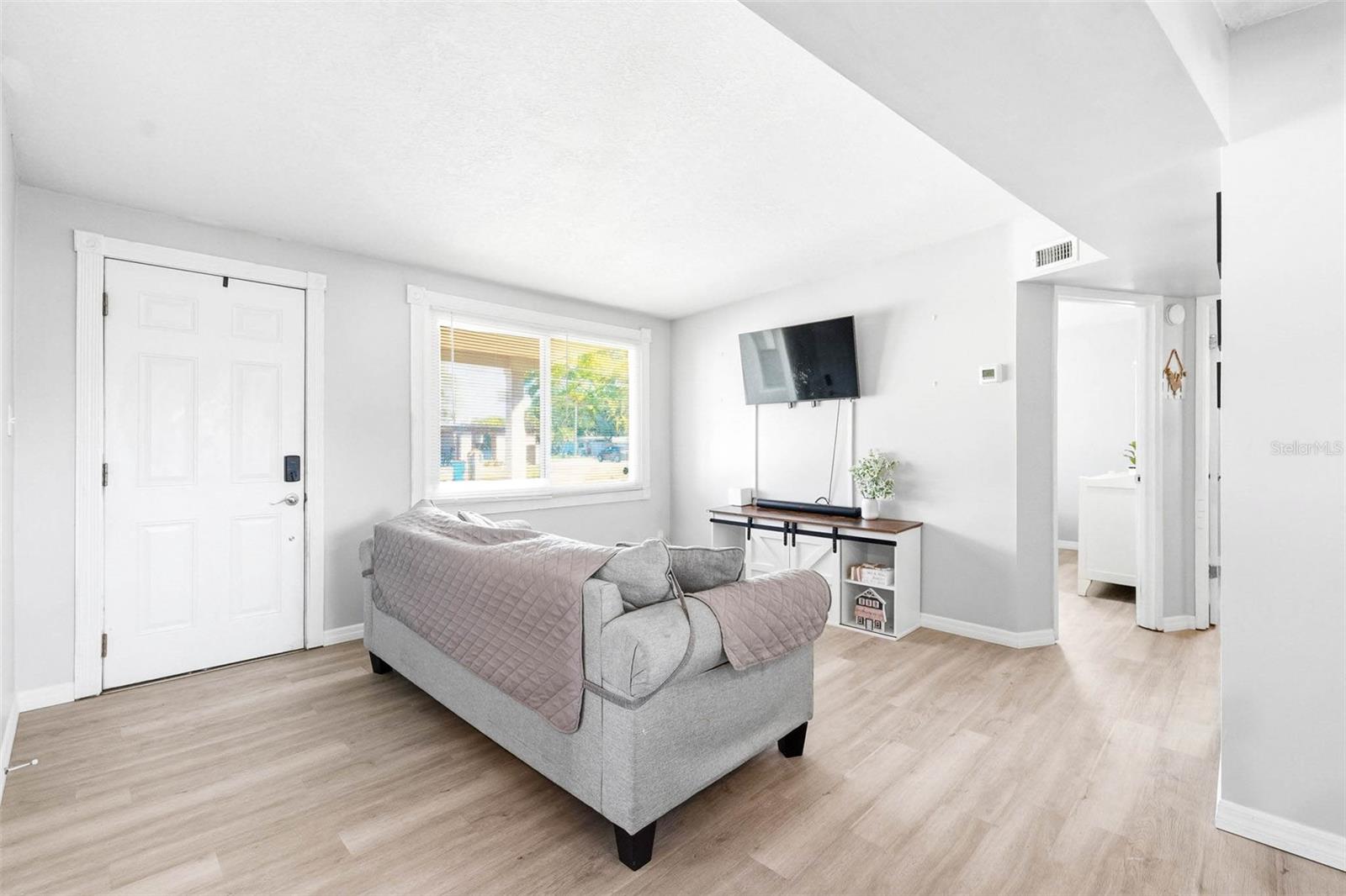 Image 11 of 34 For 10480 111th Avenue