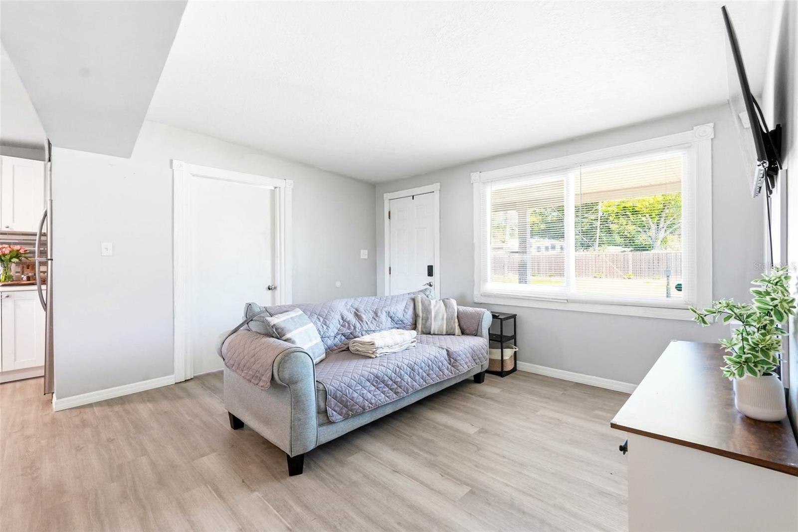 Image 12 of 34 For 10480 111th Avenue