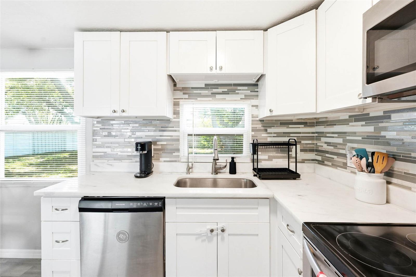 Image 18 of 34 For 10480 111th Avenue