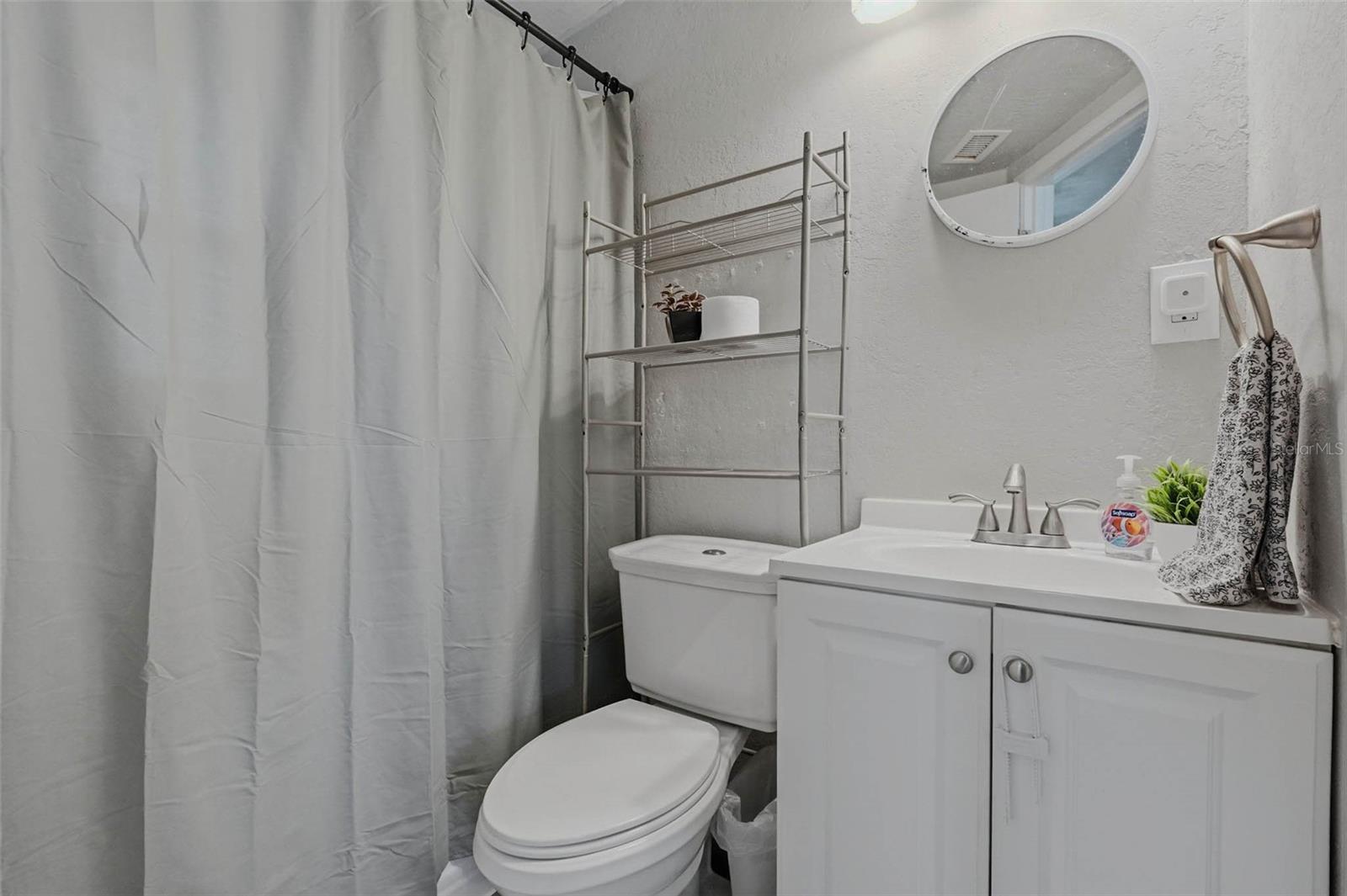 Image 22 of 34 For 10480 111th Avenue