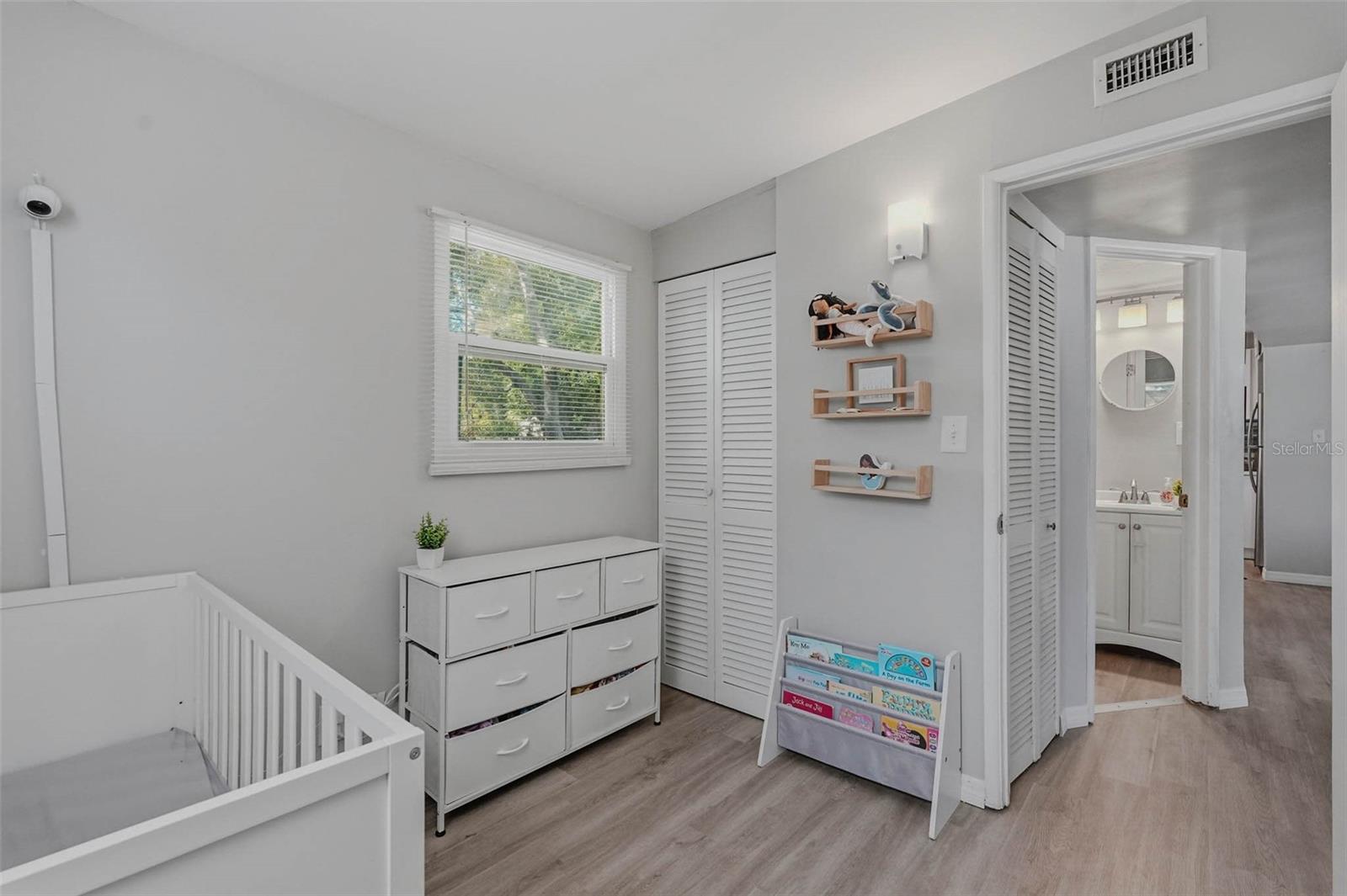 Image 24 of 34 For 10480 111th Avenue