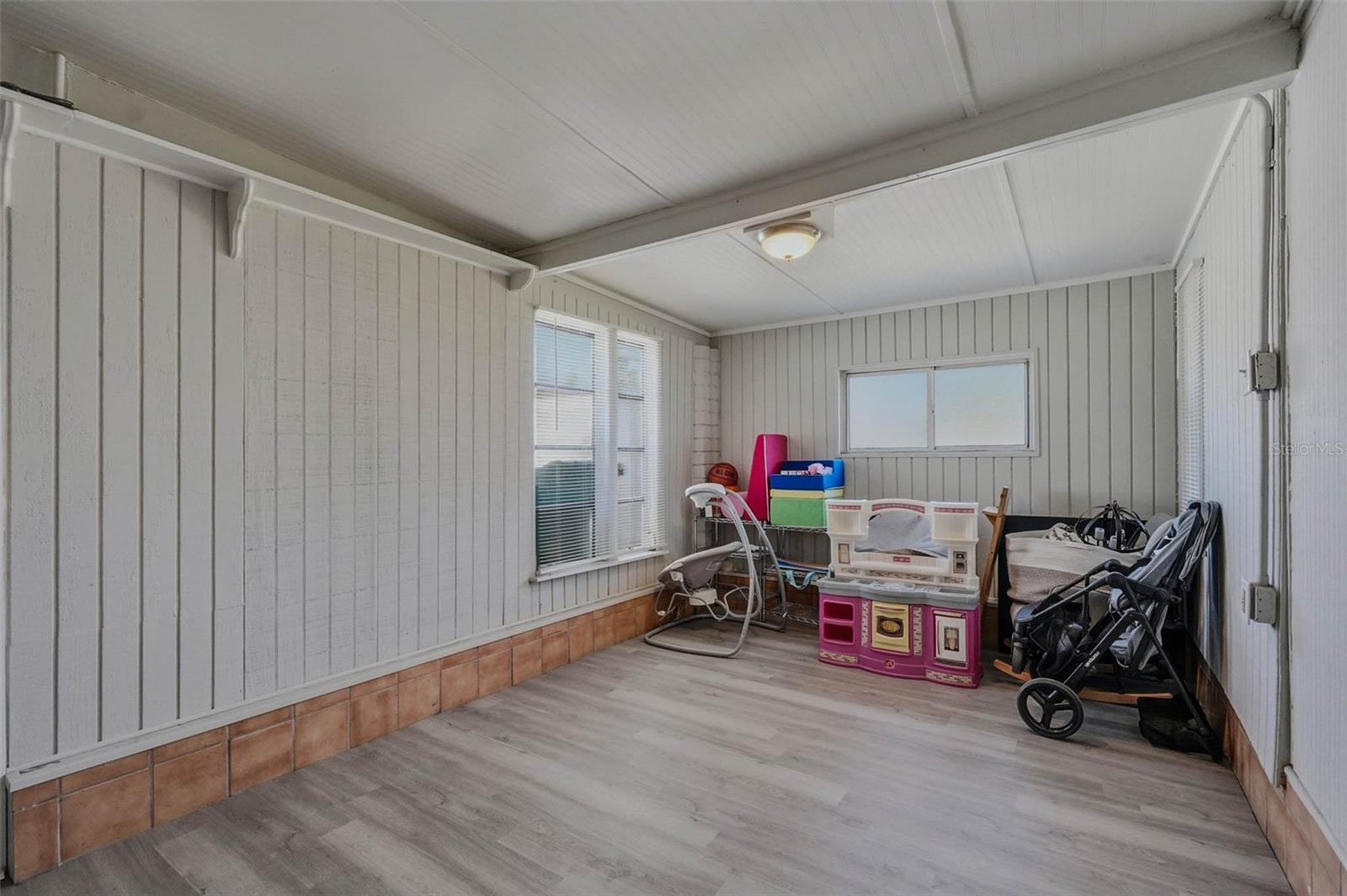 Image 25 of 34 For 10480 111th Avenue