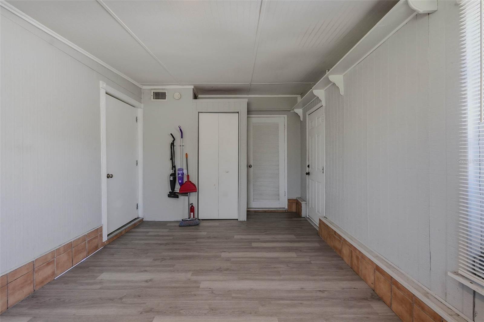 Image 26 of 34 For 10480 111th Avenue