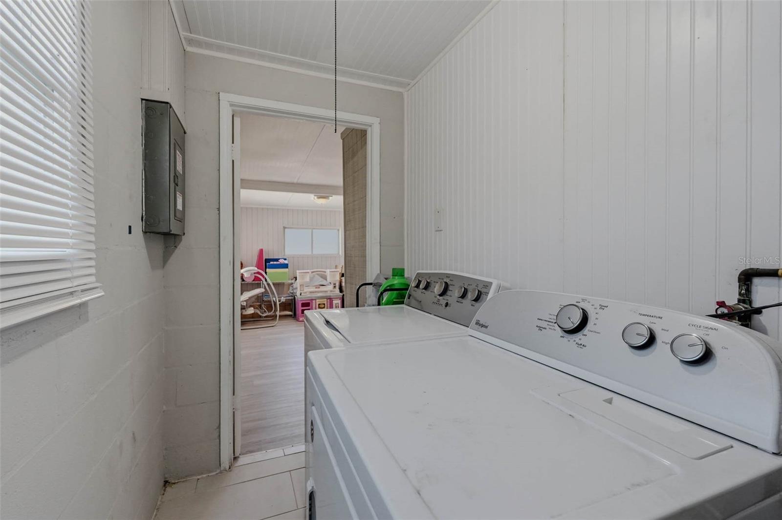 Image 28 of 34 For 10480 111th Avenue