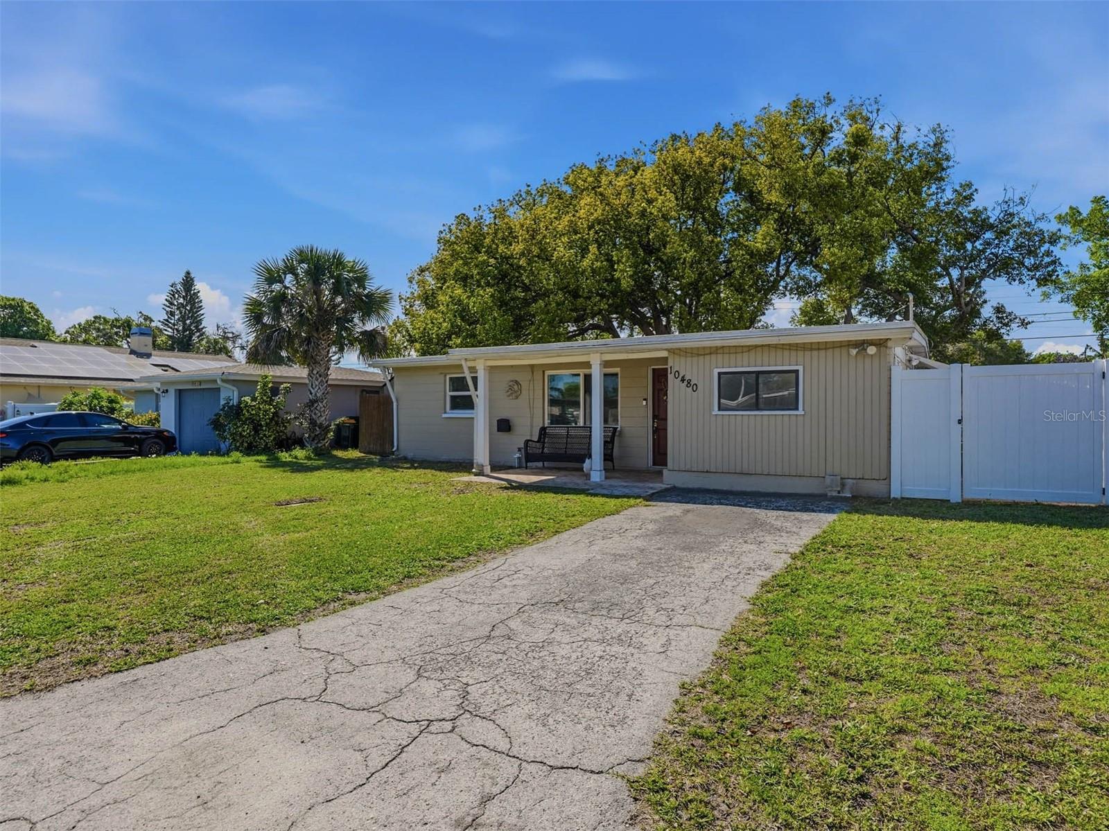 Image 3 of 34 For 10480 111th Avenue