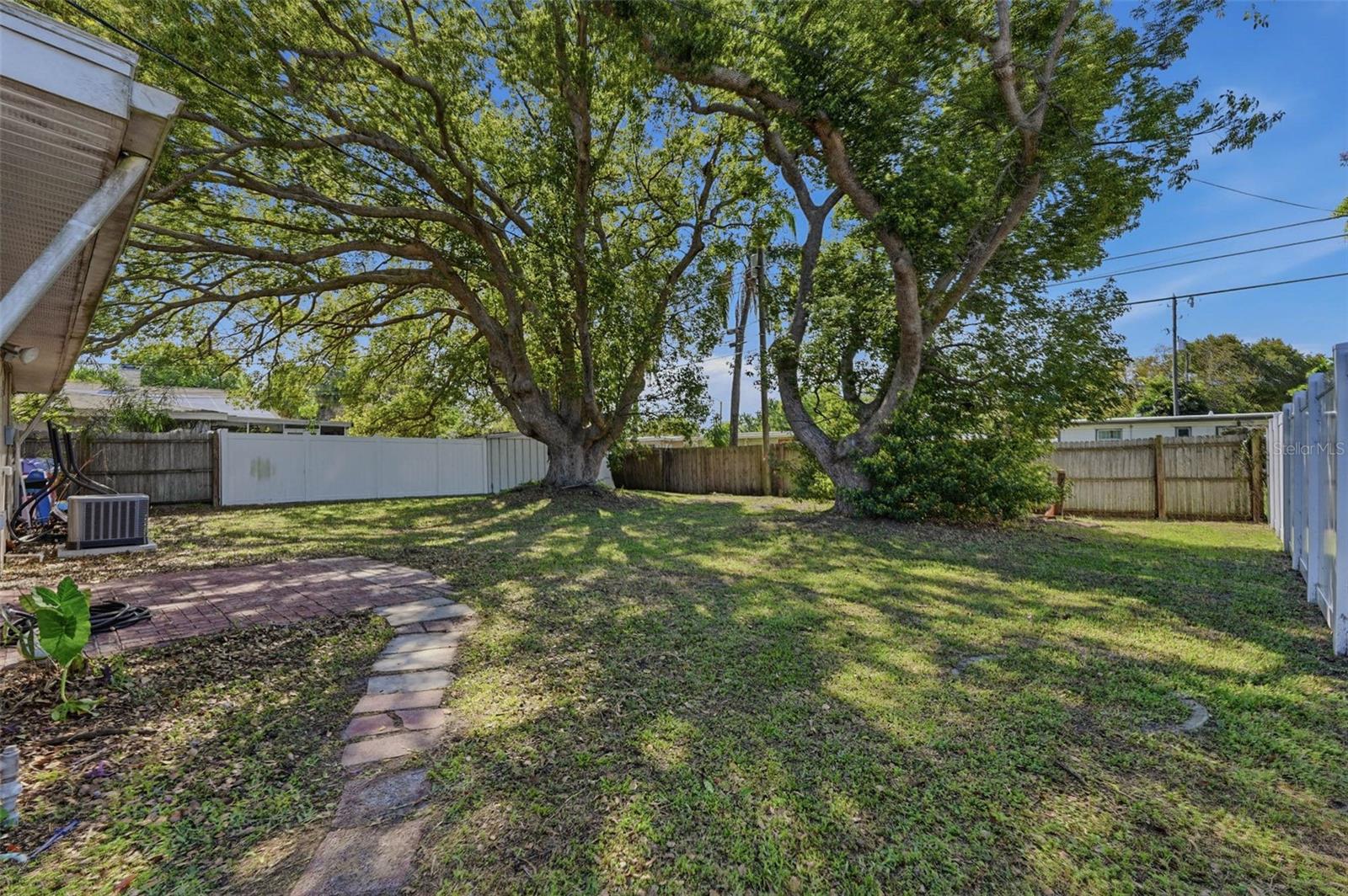 Image 30 of 34 For 10480 111th Avenue