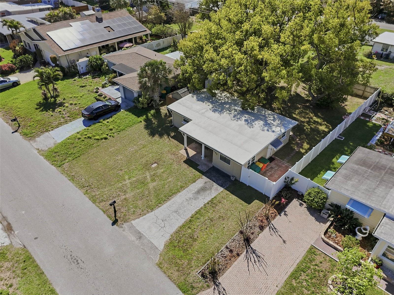 Image 4 of 34 For 10480 111th Avenue