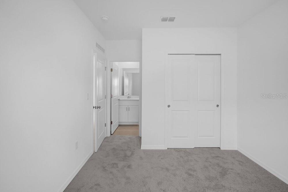 Image 23 of 56 For 13427 Camelot Court