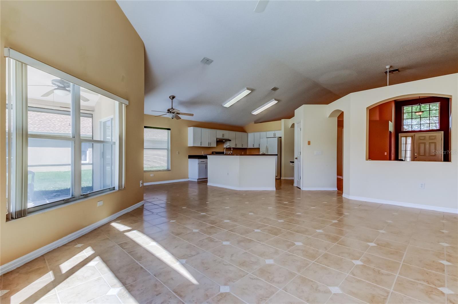 Listing photo id 25 for 10002 Oasis Palm Drive