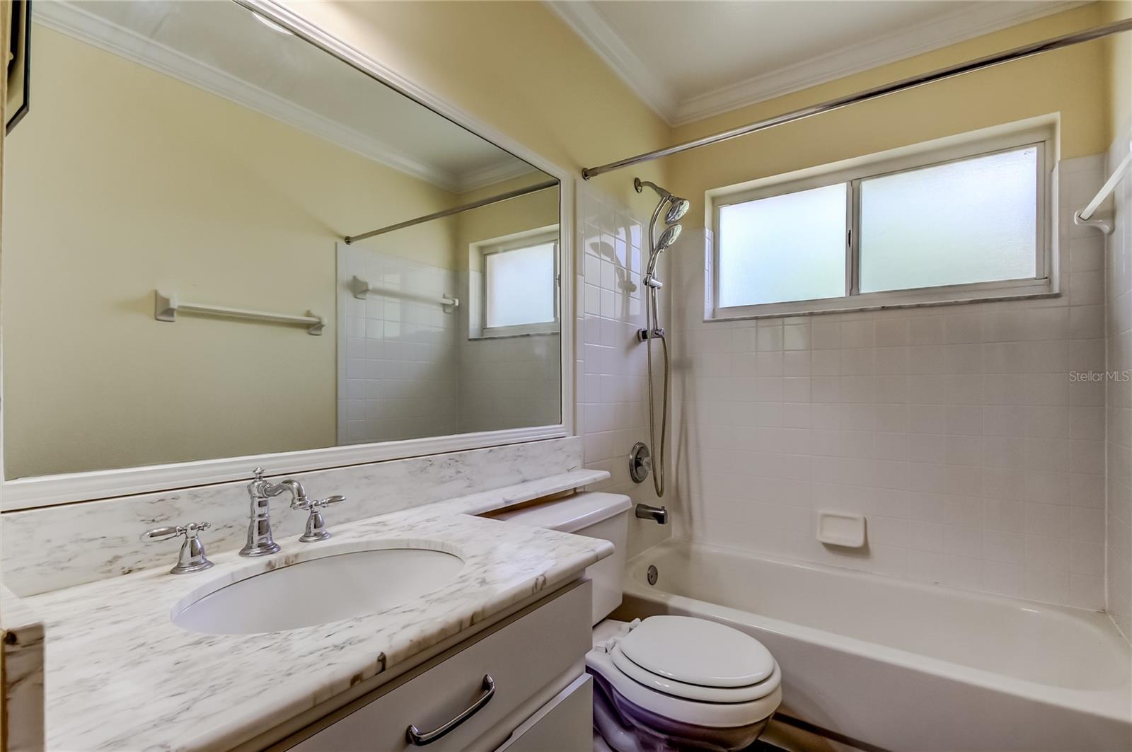 Listing photo id 43 for 10002 Oasis Palm Drive