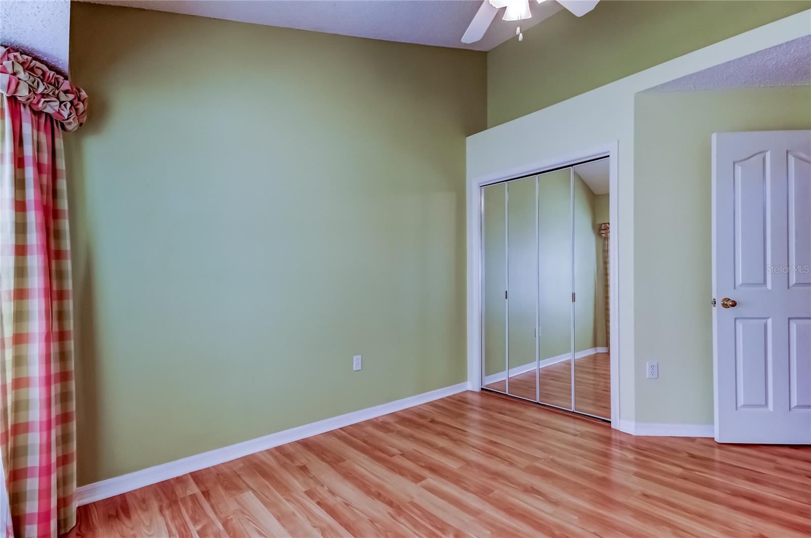 Listing photo id 46 for 10002 Oasis Palm Drive