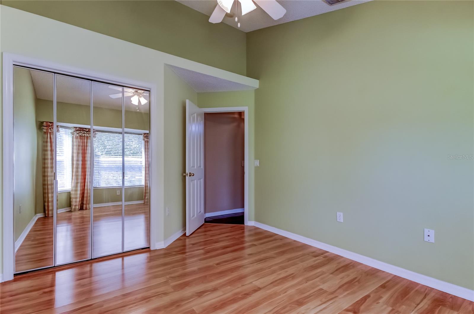 Listing photo id 47 for 10002 Oasis Palm Drive