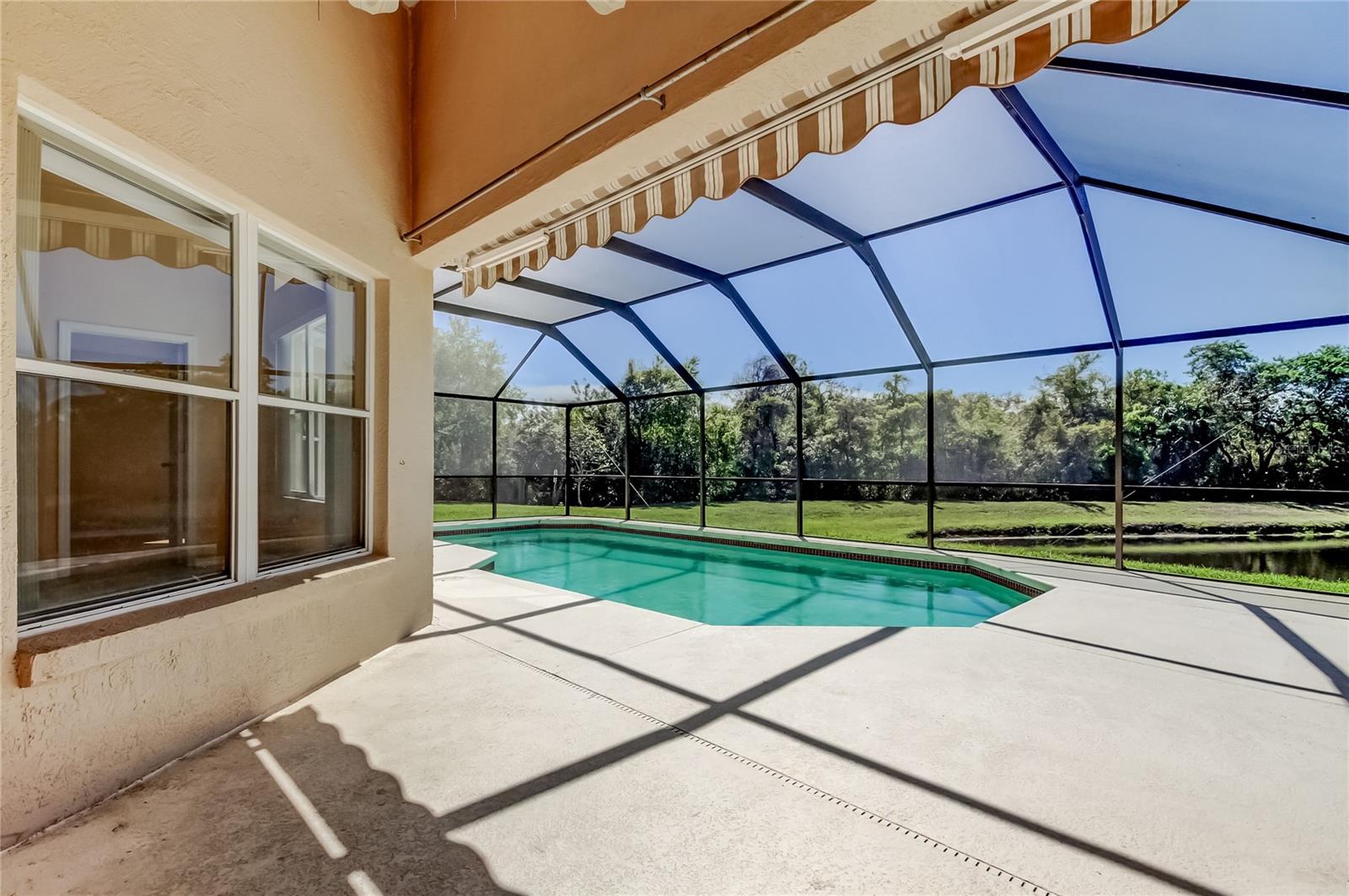 Listing photo id 49 for 10002 Oasis Palm Drive