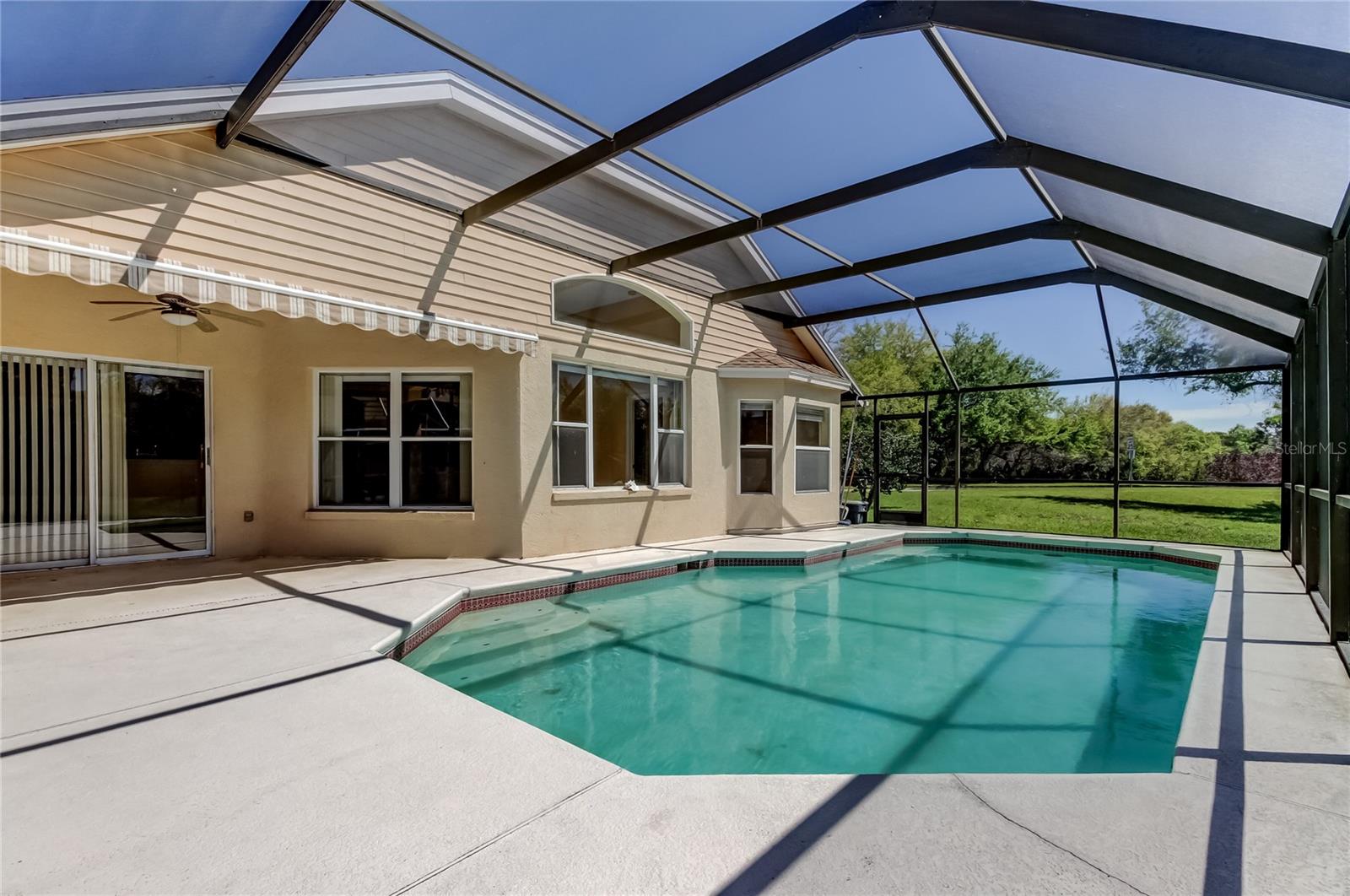 Listing photo id 53 for 10002 Oasis Palm Drive