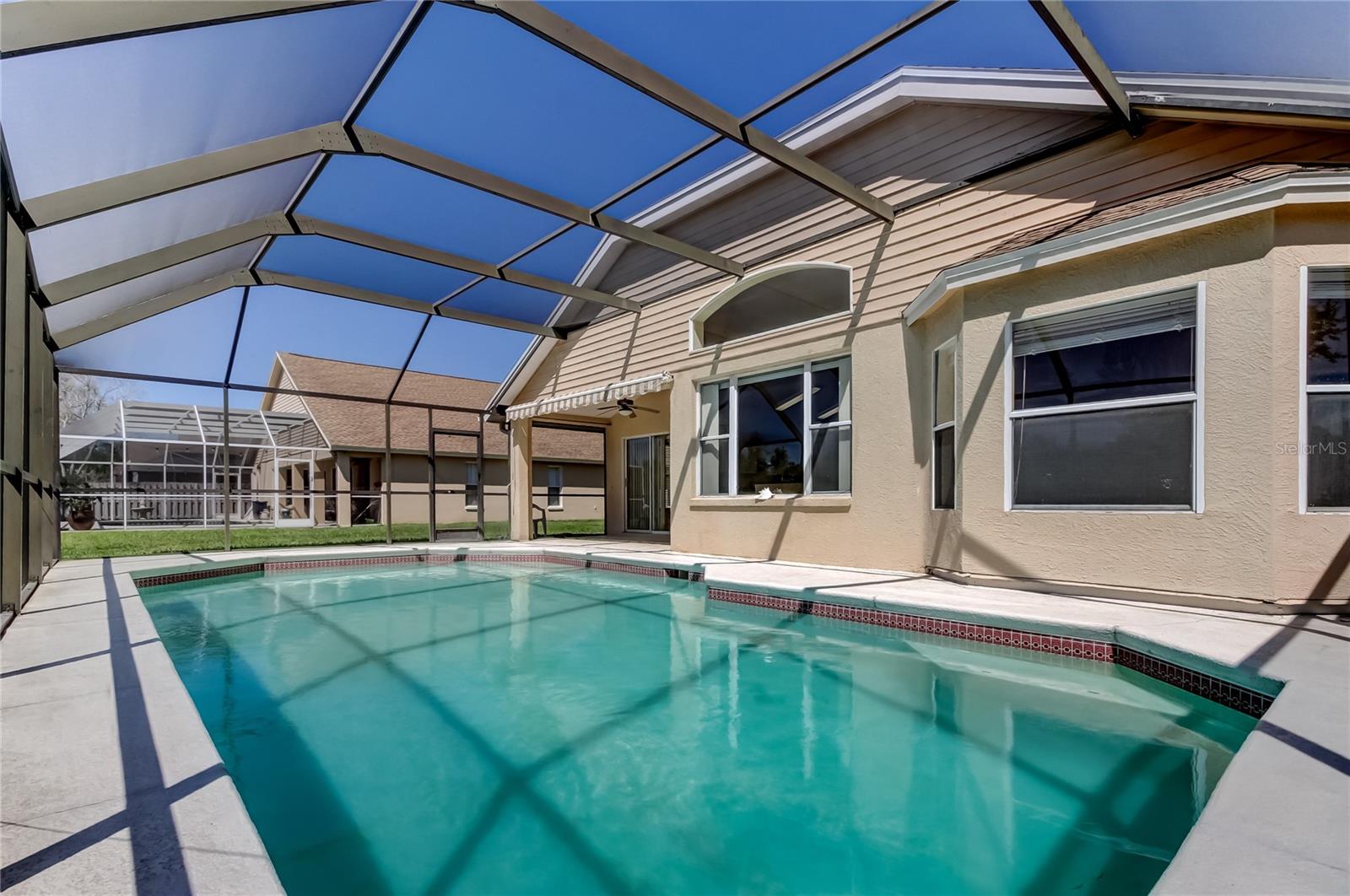 Listing photo id 55 for 10002 Oasis Palm Drive