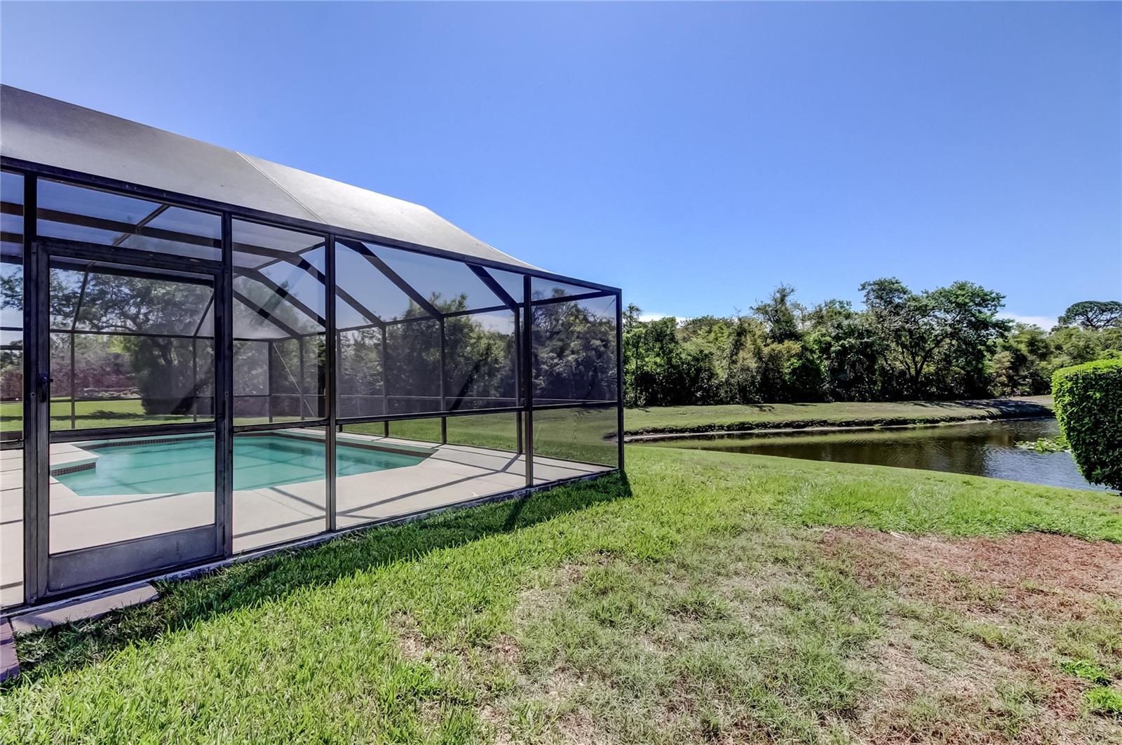 Listing photo id 56 for 10002 Oasis Palm Drive