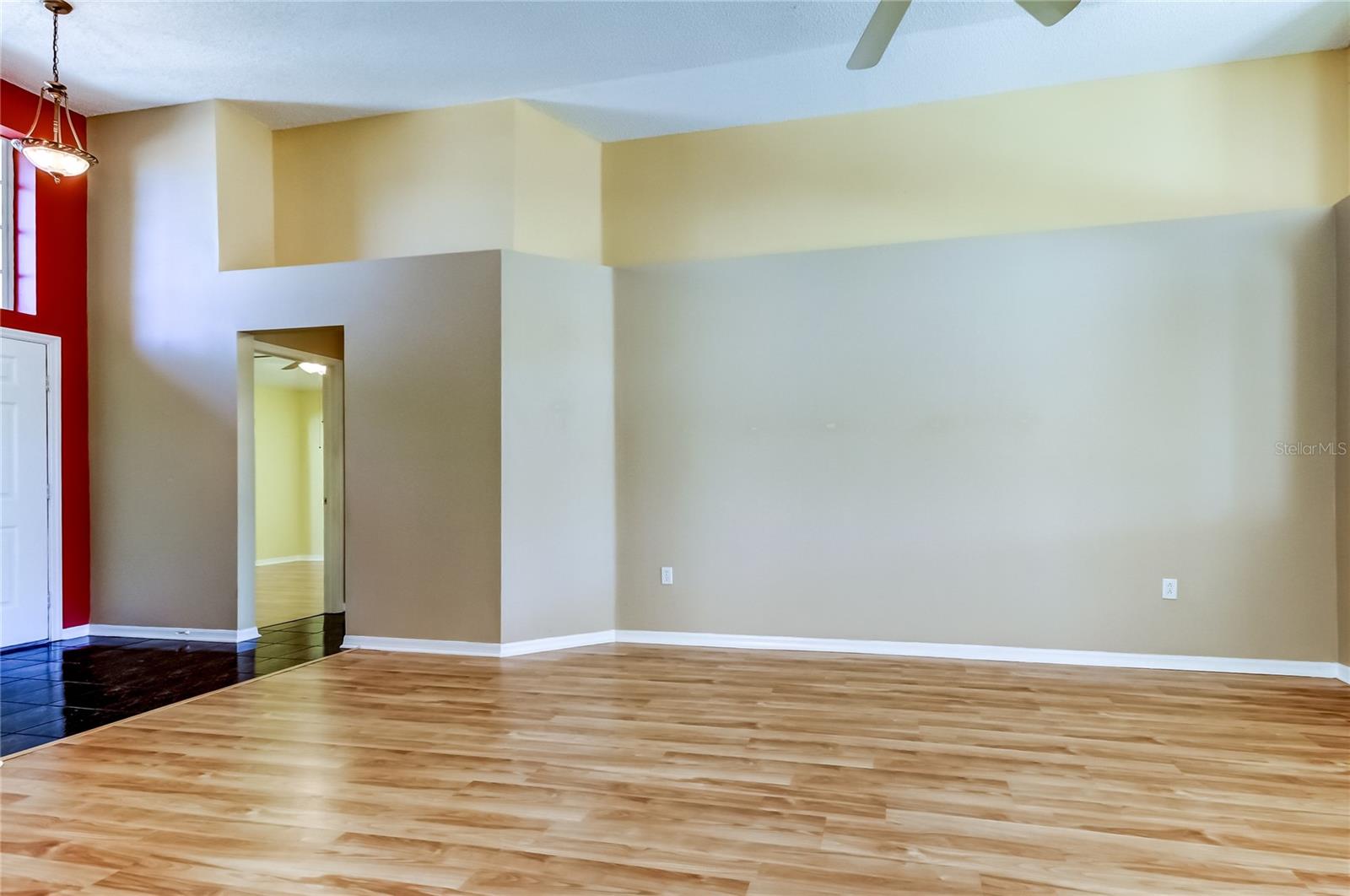 Listing photo id 4 for 10002 Oasis Palm Drive