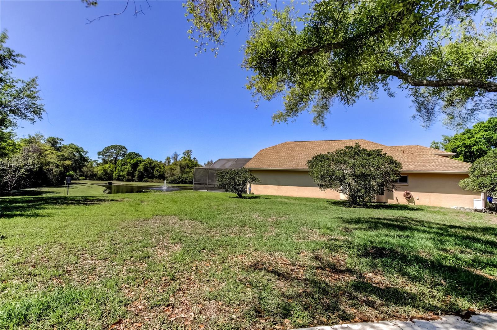 Listing photo id 58 for 10002 Oasis Palm Drive