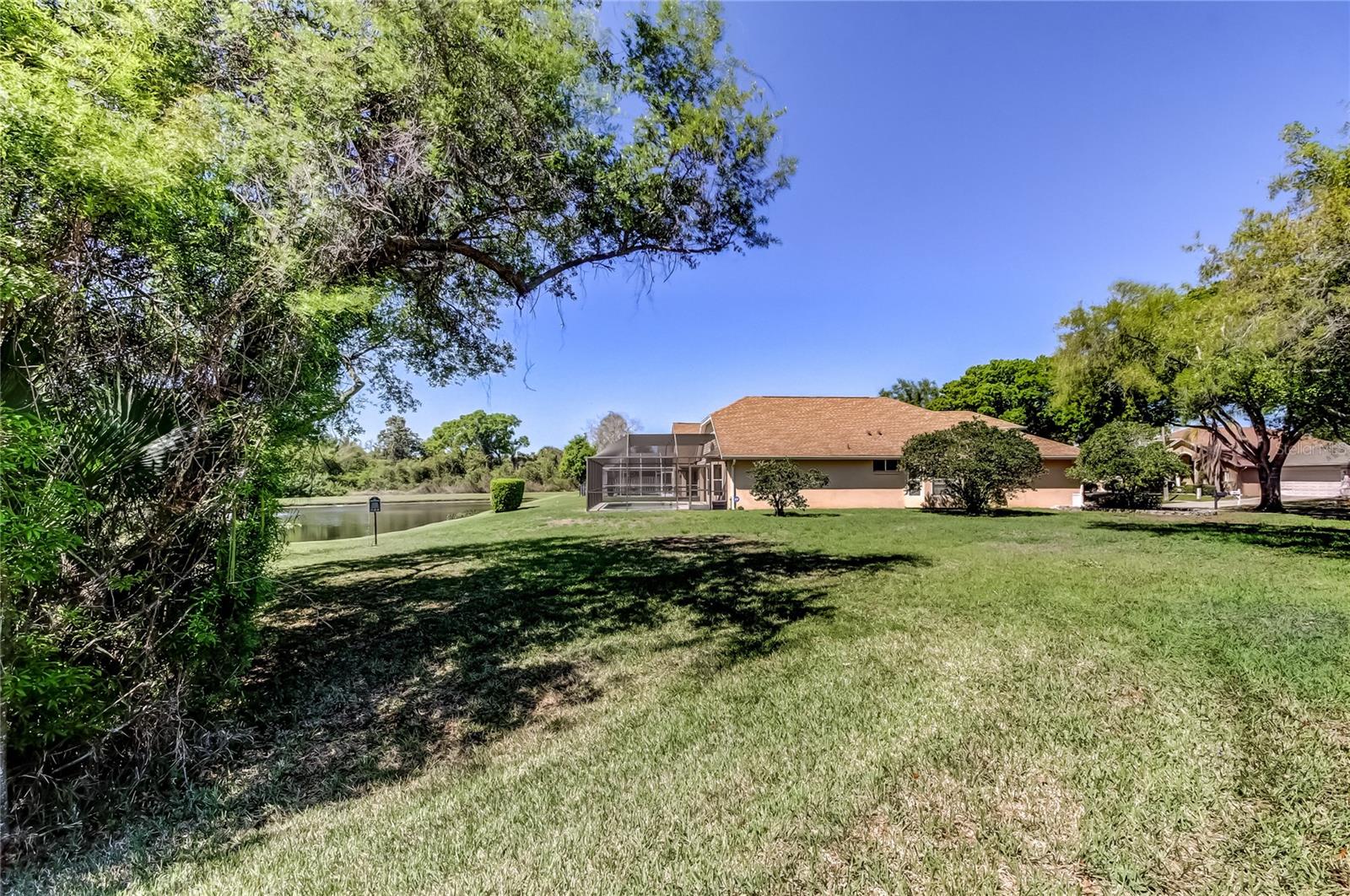 Listing photo id 59 for 10002 Oasis Palm Drive