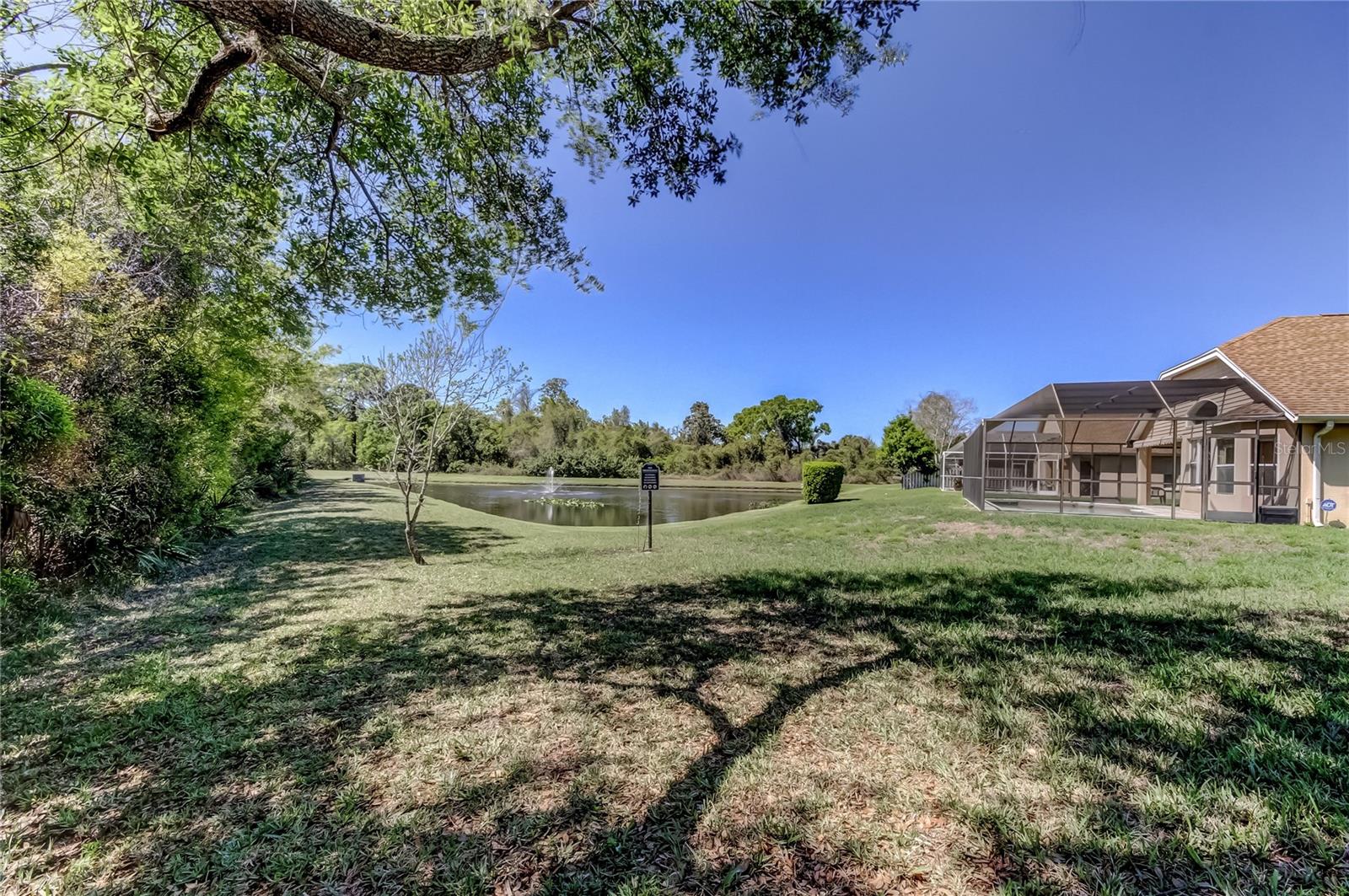 Listing photo id 61 for 10002 Oasis Palm Drive