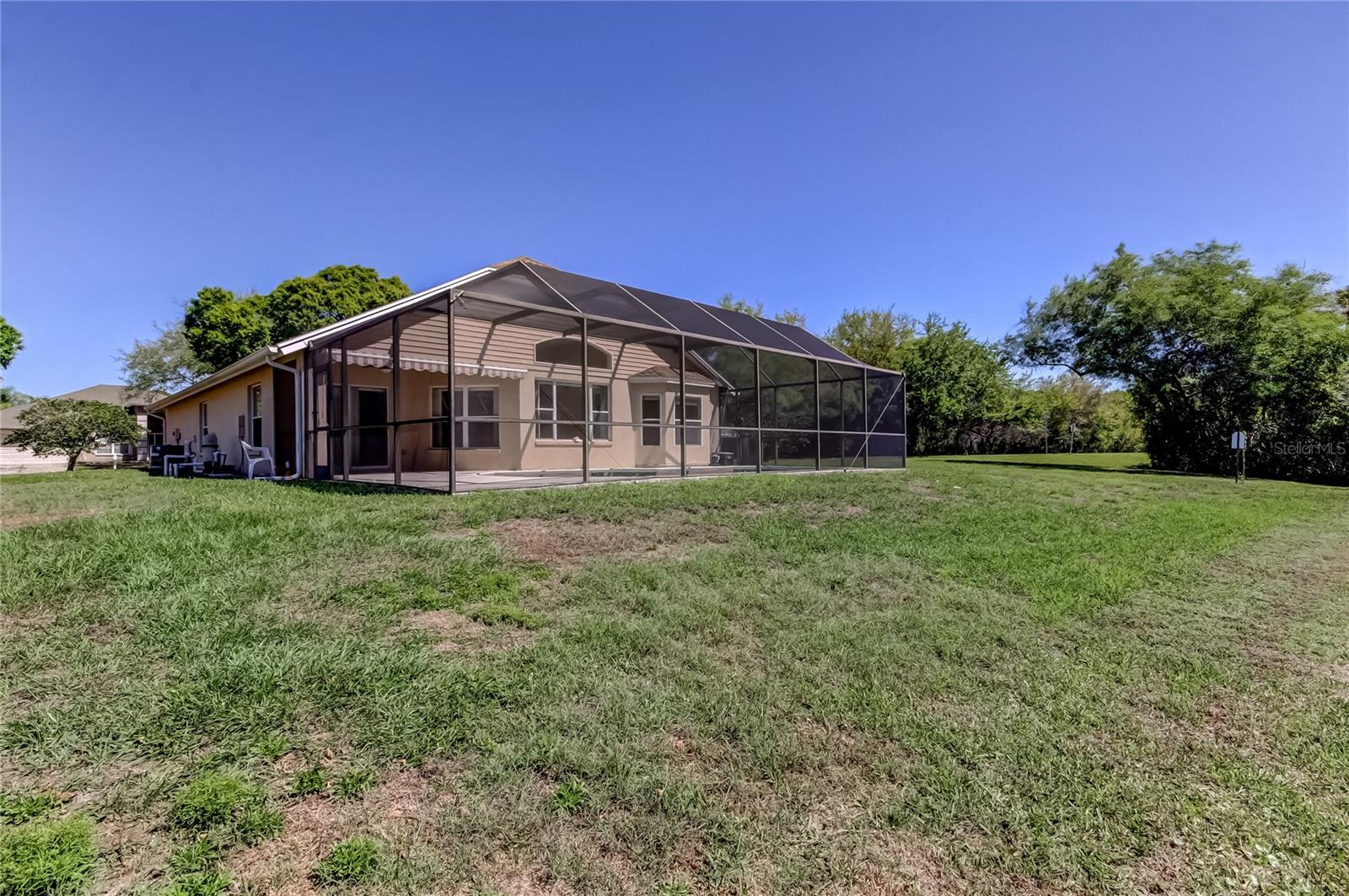 Listing photo id 64 for 10002 Oasis Palm Drive