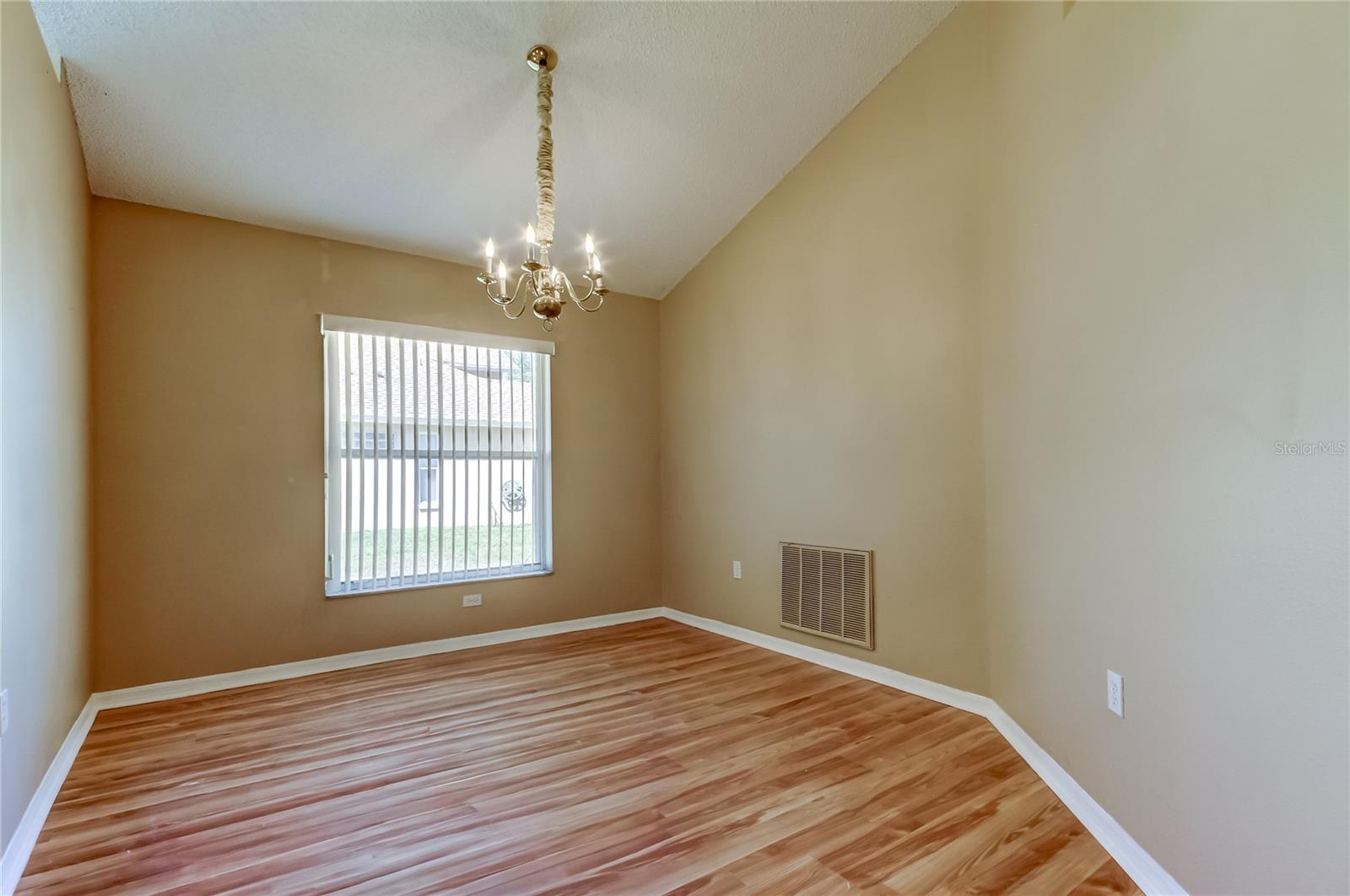 Listing photo id 6 for 10002 Oasis Palm Drive