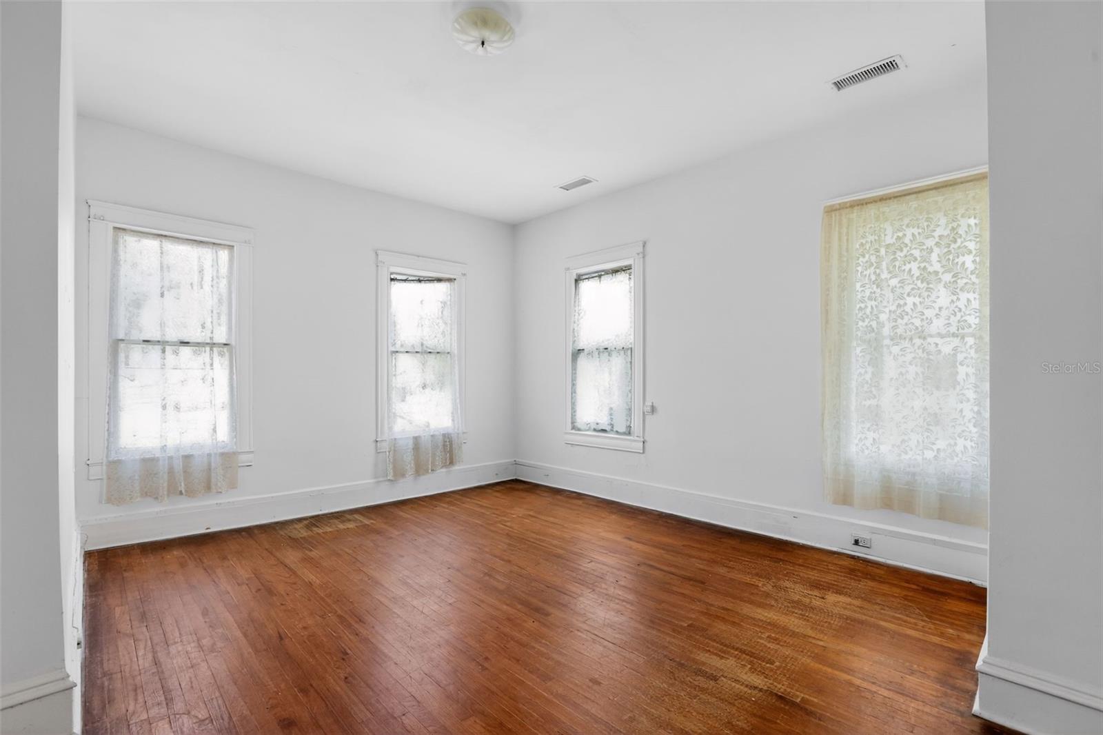 Image 16 of 30 For 4309 Lafayette Street