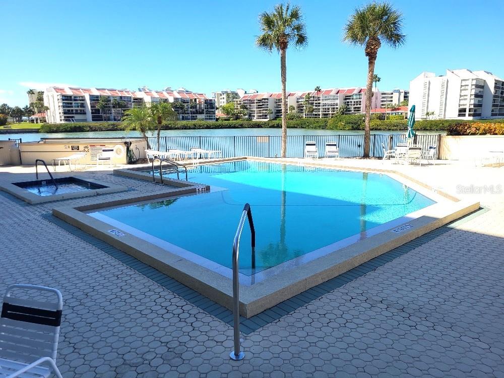 Image 13 of 15 For 7400 Sun Island Drive S 205