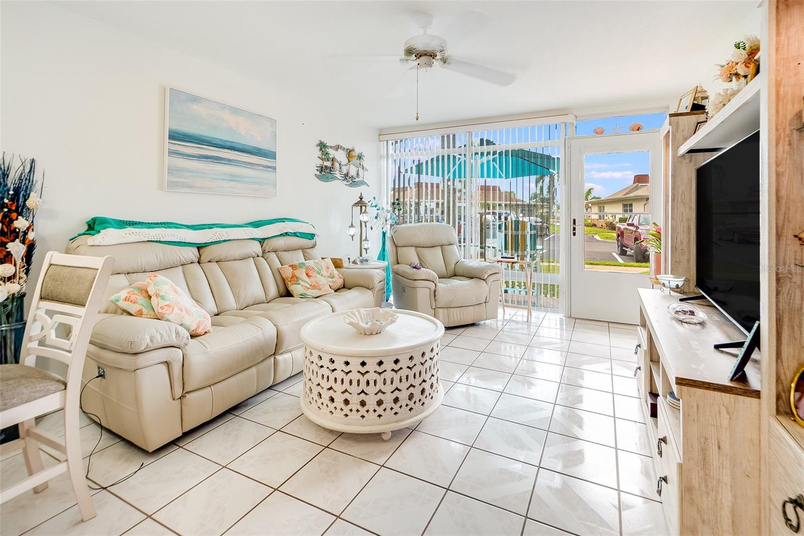 Image 10 of 30 For 4375 Tahitian Gardens Circle B