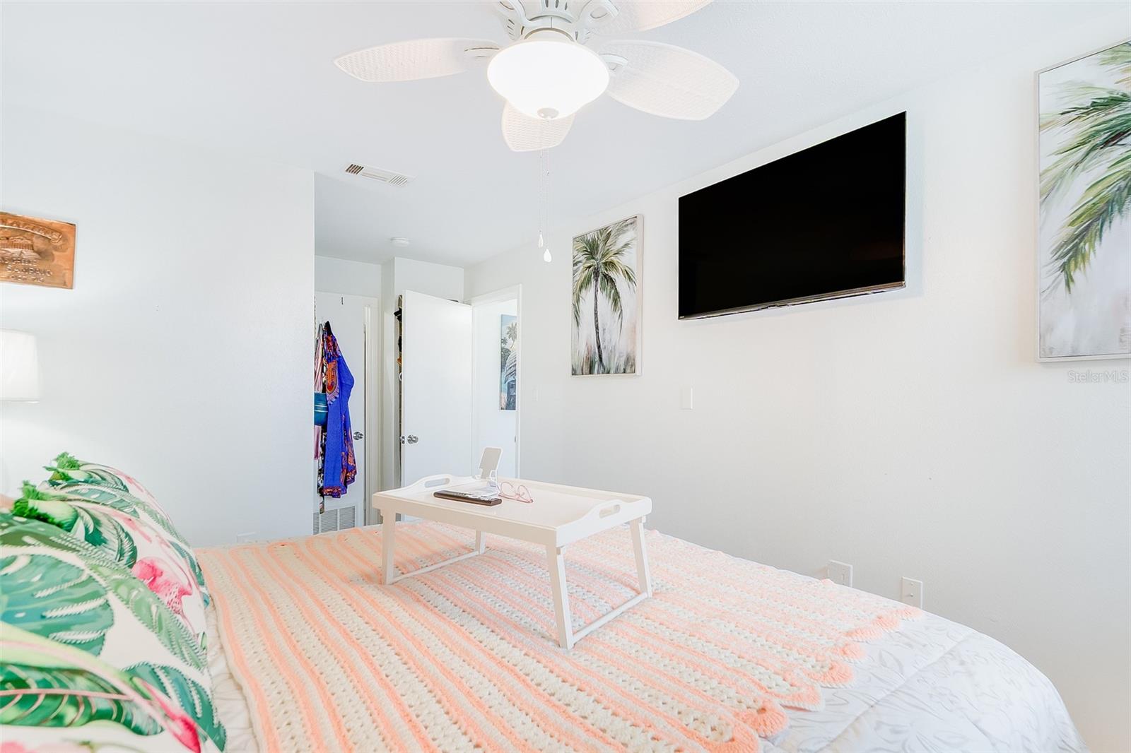 Image 18 of 30 For 4375 Tahitian Gardens Circle B