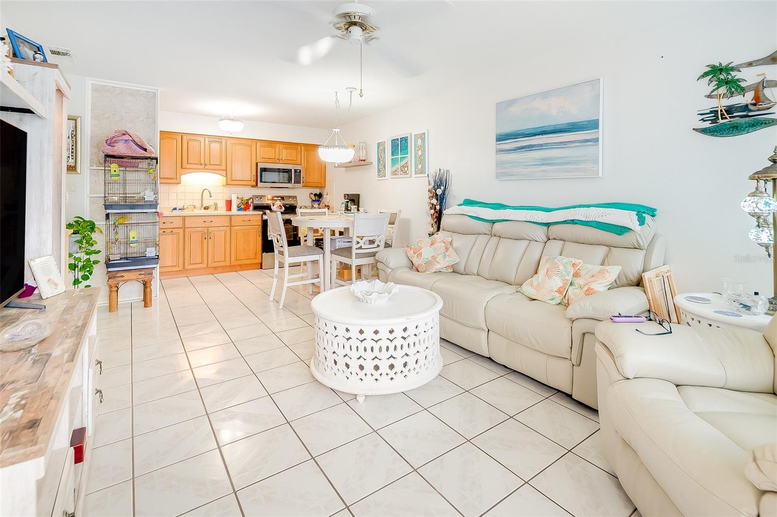 Image 5 of 30 For 4375 Tahitian Gardens Circle B