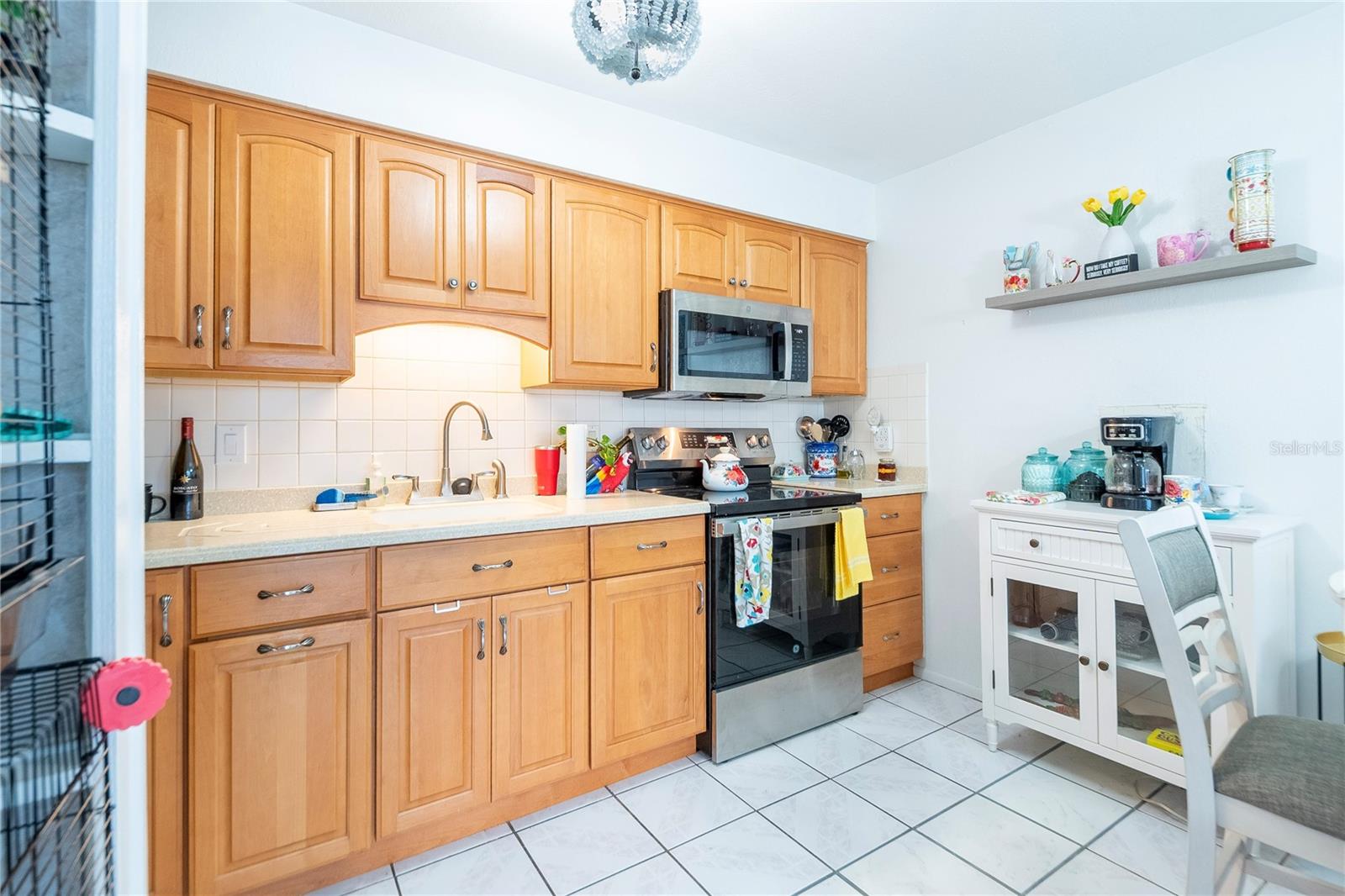 Image 7 of 30 For 4375 Tahitian Gardens Circle B