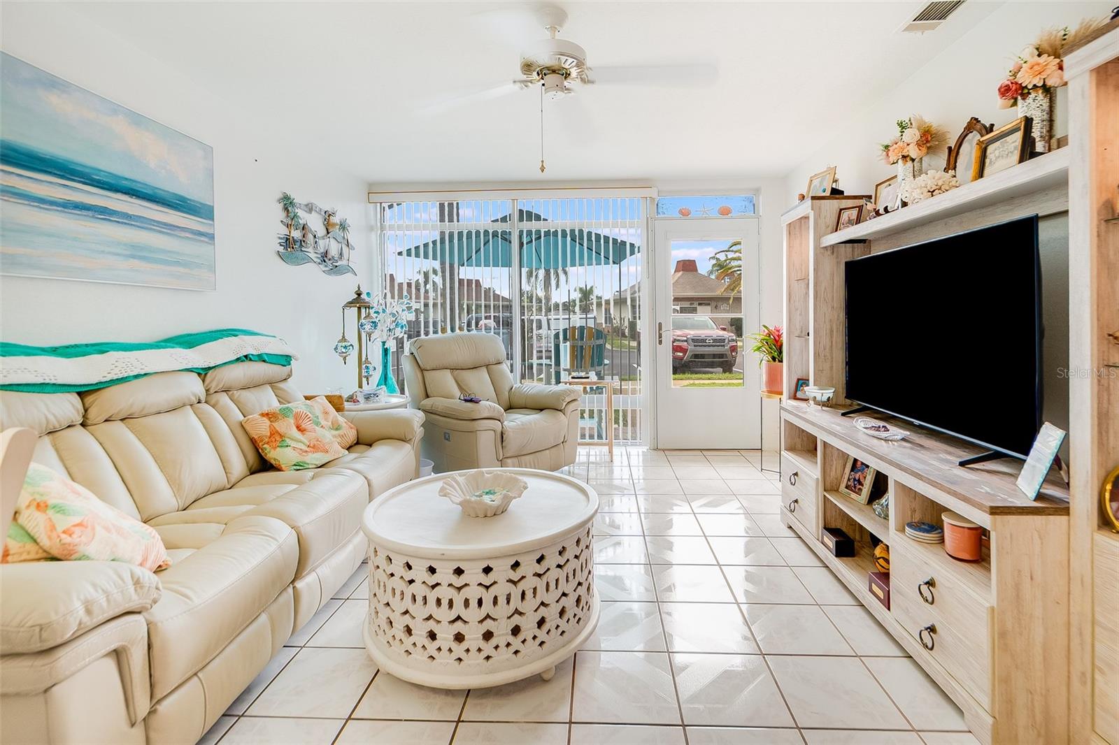 Image 9 of 30 For 4375 Tahitian Gardens Circle B