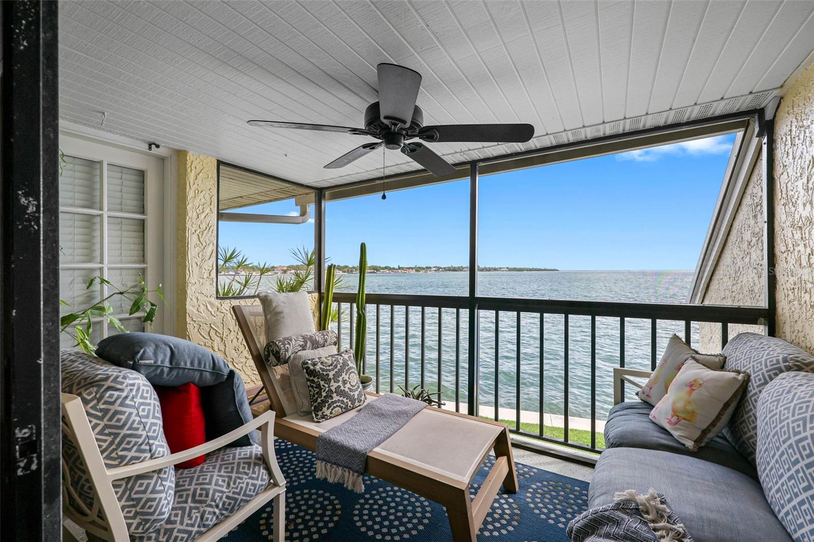 Image 3 of 41 For 7300 Sunshine Skyway Lane S 210