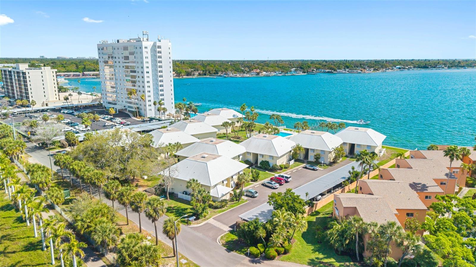 Image 35 of 41 For 7300 Sunshine Skyway Lane S 210