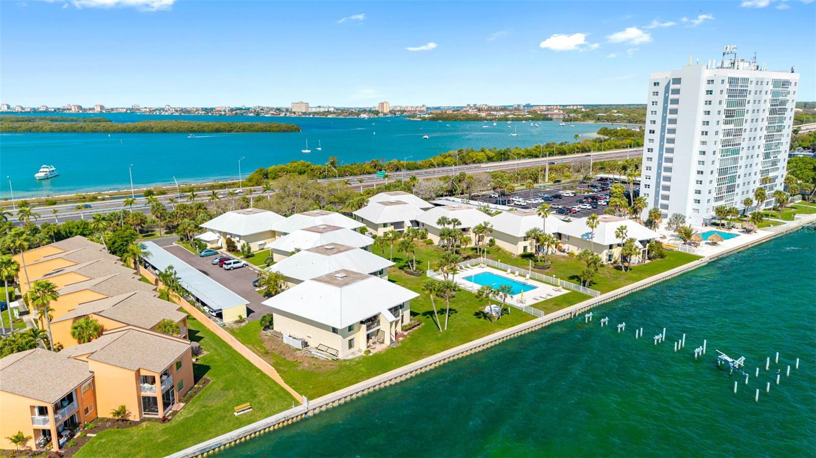 Image 36 of 41 For 7300 Sunshine Skyway Lane S 210