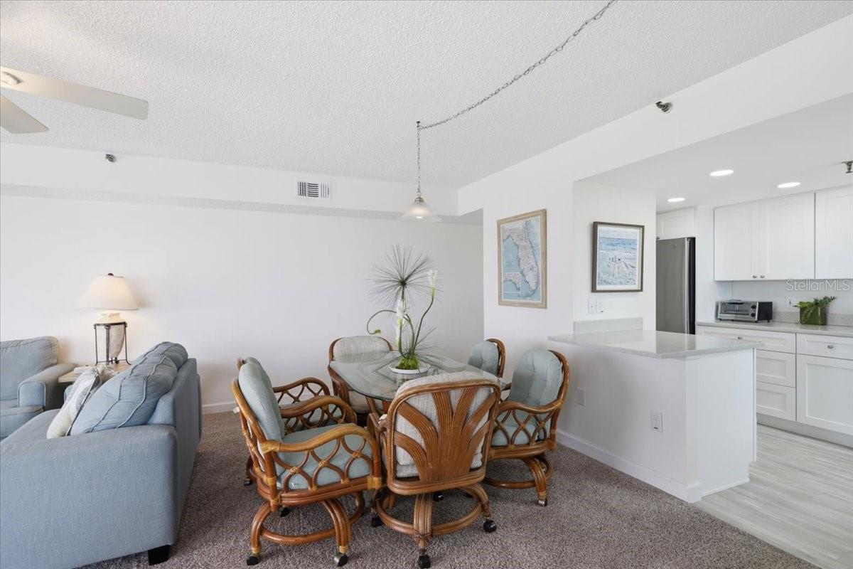 Image 11 of 59 For 15400 Gulf Blvd  501